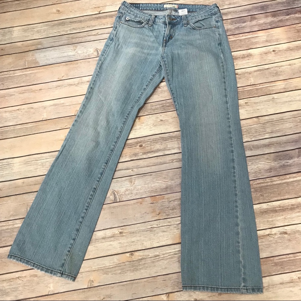 Levi’s 545 Low Boot Cut light wash jeans Size 4